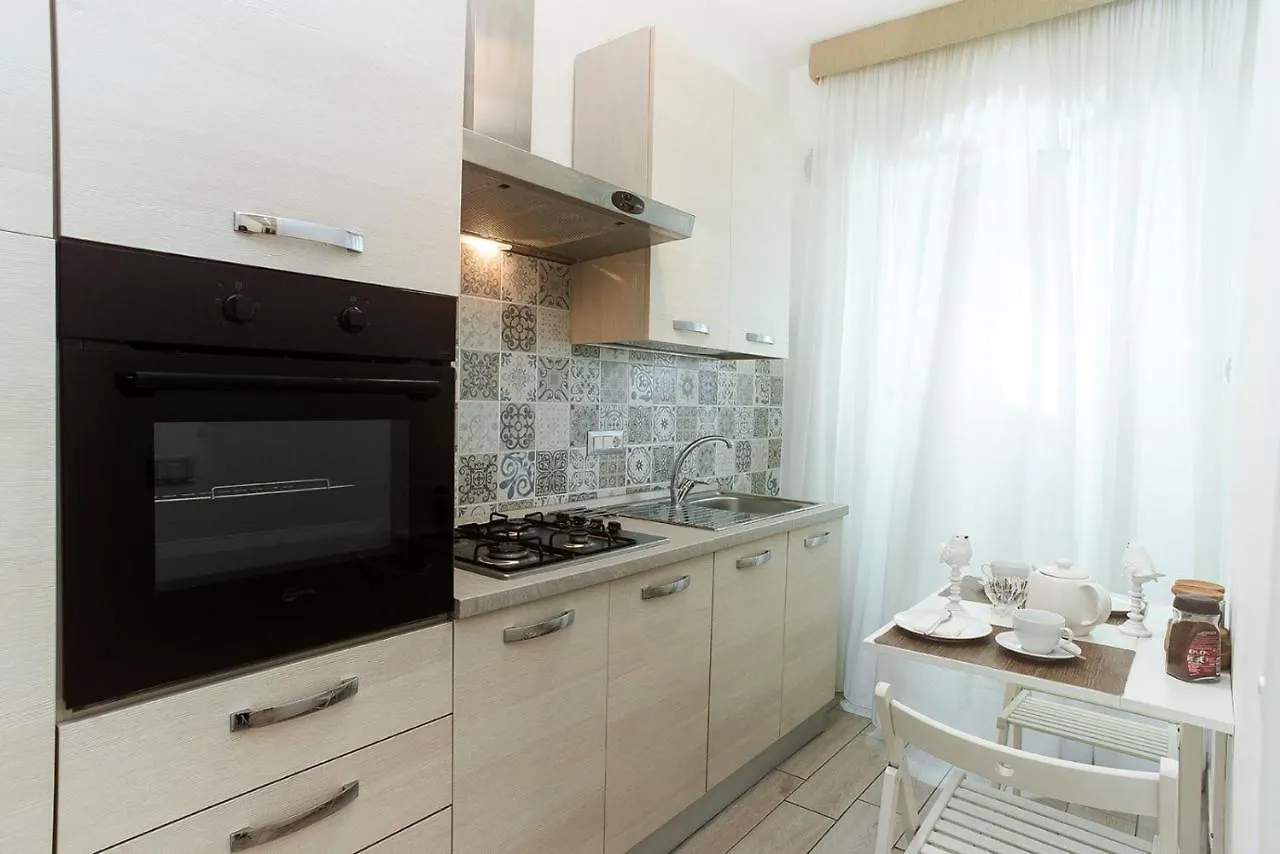Residenza Flegrea Aparthotel Naples 2*,
